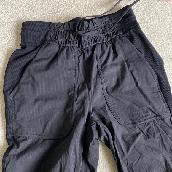 Beyond the Studio Mid-Rise Jogger Full Length - Picture 5 of 7